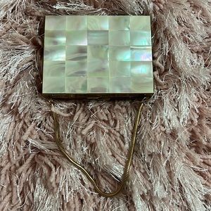 VINTAGE MOTHER OF PEARL COMPACT CASE.